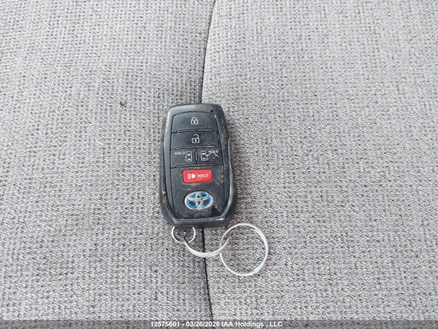 5TDGSKFC7NS041719 Toyota Sienna