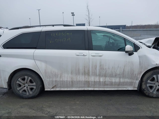 5TDGSKFC7NS041719 Toyota Sienna