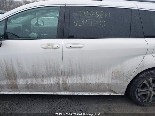 5TDGSKFC7NS041719 Toyota Sienna