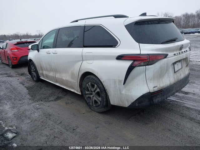 5TDGSKFC7NS041719 Toyota Sienna