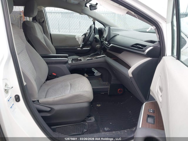 5TDGSKFC7NS041719 Toyota Sienna