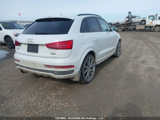 WA1GCCFS4HR008801 Audi Q3 Prestige