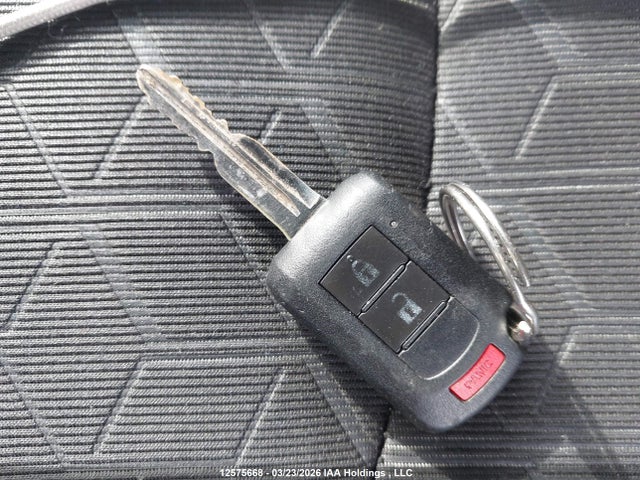 JA4AJUAU3MU606329 Mitsubishi RVR ES