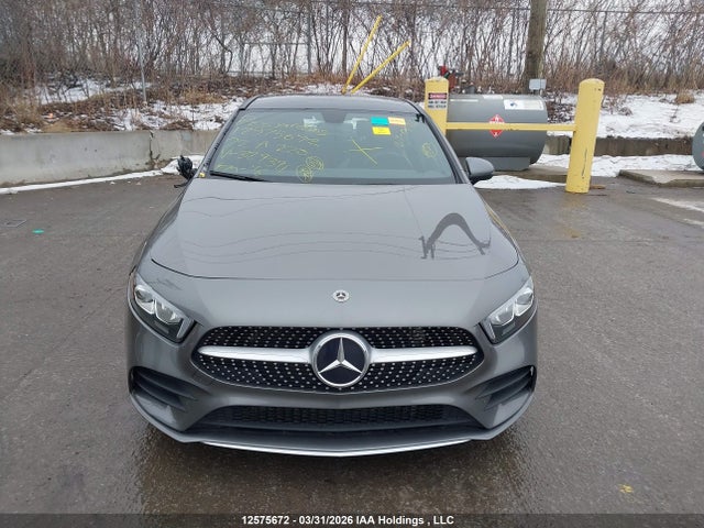 W1K3G4FB7NJ329391 Mercedes-Benz A 220 4matic