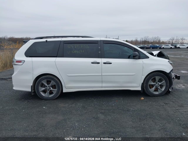 5TDXZ3DC6LS061171 Toyota Sienna Se 8-passenger