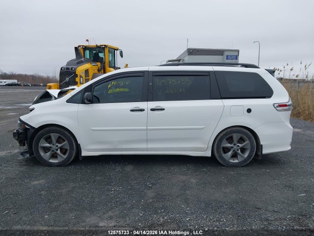 5TDXZ3DC6LS061171 Toyota Sienna Se 8-passenger