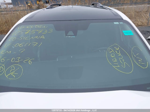 5TDXZ3DC6LS061171 Toyota Sienna Se 8-passenger