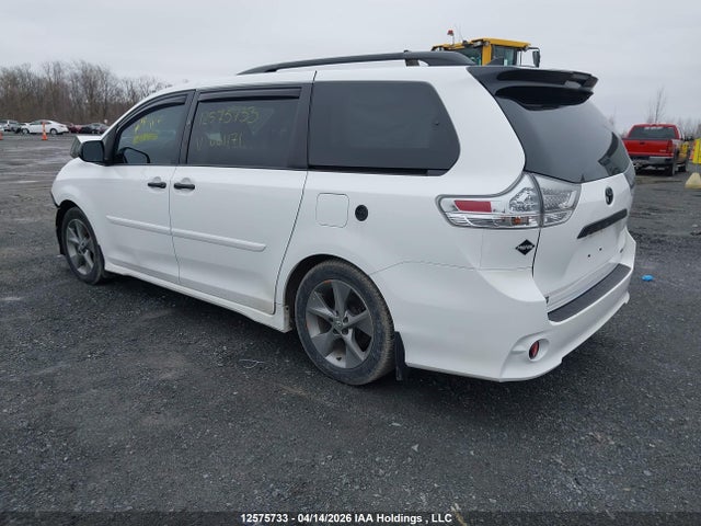 5TDXZ3DC6LS061171 Toyota Sienna Se 8-passenger