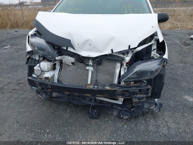 5TDXZ3DC6LS061171 Toyota Sienna Se 8-passenger