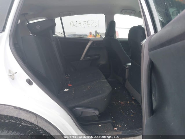 2T3ZFREV8HW382395 Toyota RAV4