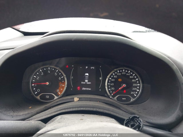 12575752 :رقم المزاد ، ZACCJBAT5GPC47842 vin ، 2016 Jeep Renegade Sport مزاد بيع