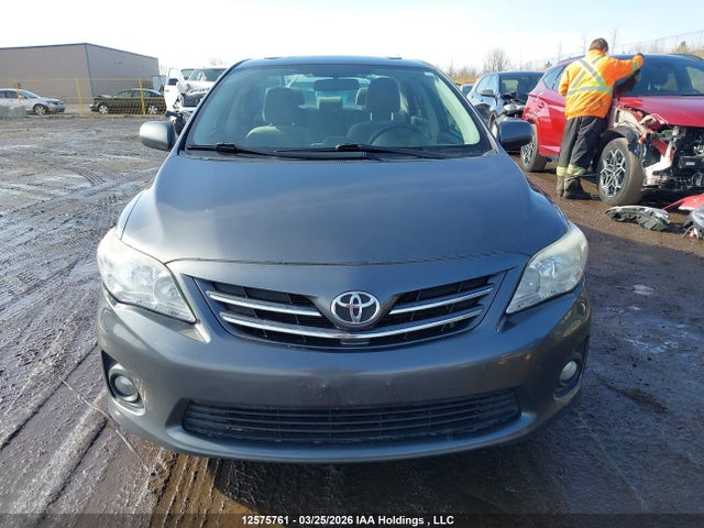 12575761 :رقم المزاد ، 2T1BU4EE0DC944983 vin ، 2013 Toyota Corolla Le مزاد بيع