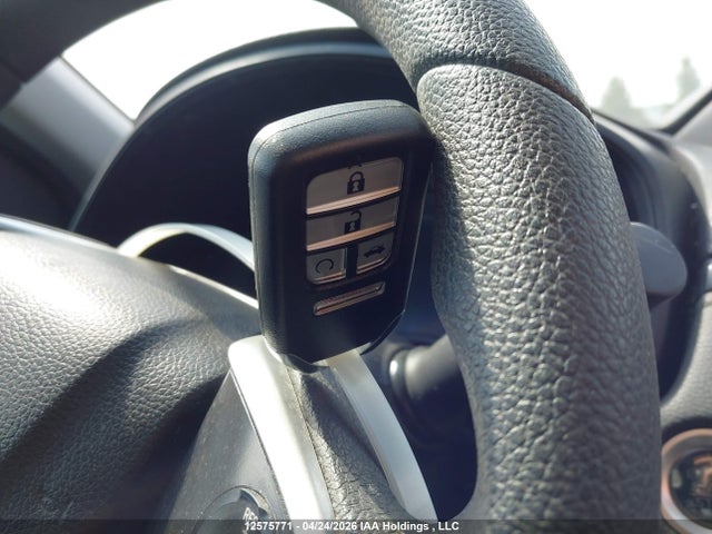 2HKRW2H2XJH136857 Honda CR-V LX