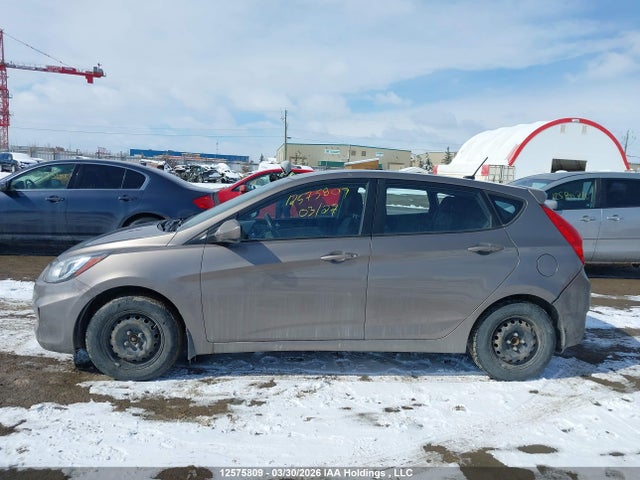2013 Hyundai Accent Gl მანქანა იყიდება აუქციონზე, vin: KMHCT5AE5DU095676, აუქციონის ნომერი: 12575809