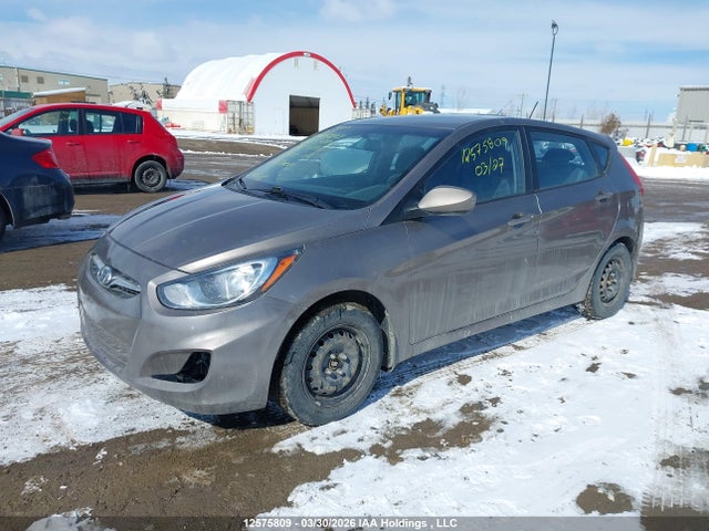 2013 Hyundai Accent Gl მანქანა იყიდება აუქციონზე, vin: KMHCT5AE5DU095676, აუქციონის ნომერი: 12575809