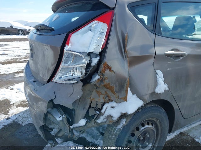 2013 Hyundai Accent Gl მანქანა იყიდება აუქციონზე, vin: KMHCT5AE5DU095676, აუქციონის ნომერი: 12575809
