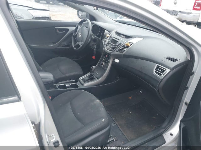 5NPDH4AEXFH563158 Hyundai ELANTRA GL