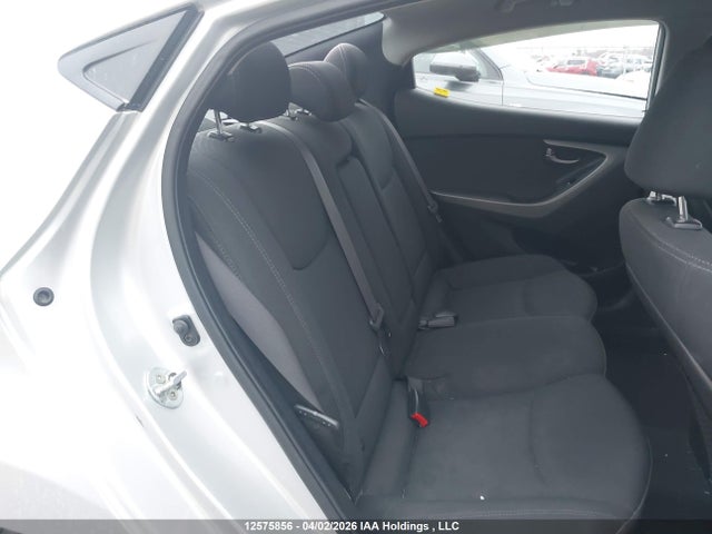 5NPDH4AEXFH563158 Hyundai ELANTRA GL