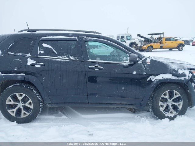 Продажа на аукционе авто 2016 Jeep Cherokee Trailhawk, vin: 1C4PJMBS5GW224809, номер лота: 12575916