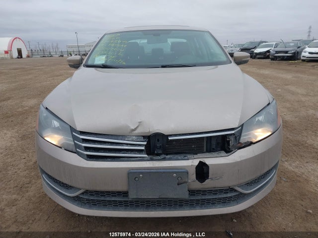 12575974 :رقم المزاد ، 1VWBS7A34FC007624 vin ، 2015 Volkswagen Passat 1.8 Tsi Comfortline مزاد بيع