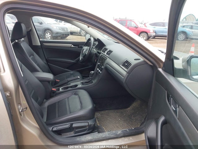 12575974 :رقم المزاد ، 1VWBS7A34FC007624 vin ، 2015 Volkswagen Passat 1.8 Tsi Comfortline مزاد بيع
