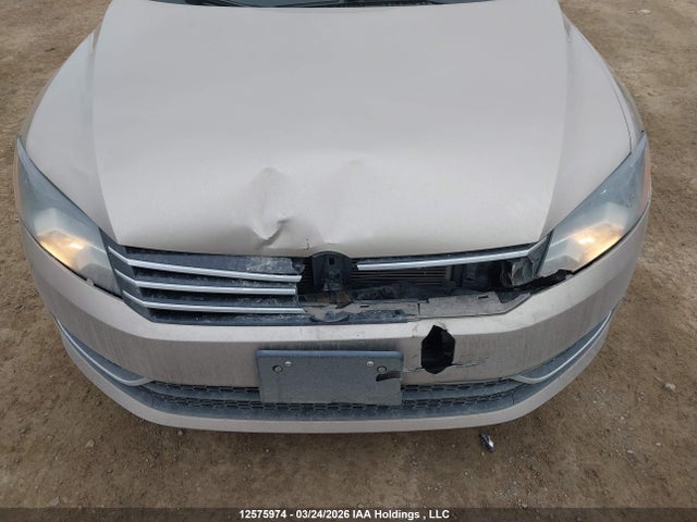 12575974 :رقم المزاد ، 1VWBS7A34FC007624 vin ، 2015 Volkswagen Passat 1.8 Tsi Comfortline مزاد بيع