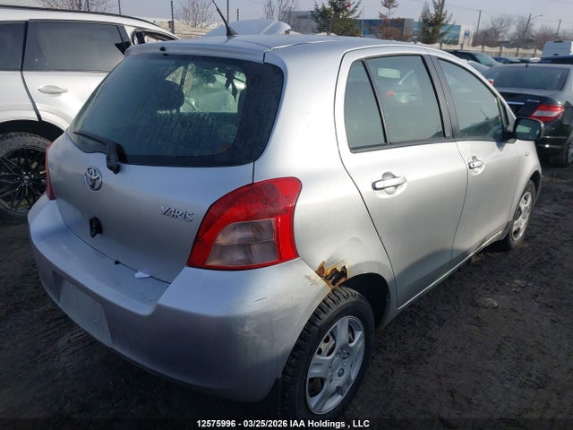 2007 Toyota Yaris Le/rs მანქანა იყიდება აუქციონზე, vin: JTDKT923X75114032, აუქციონის ნომერი: 12575996