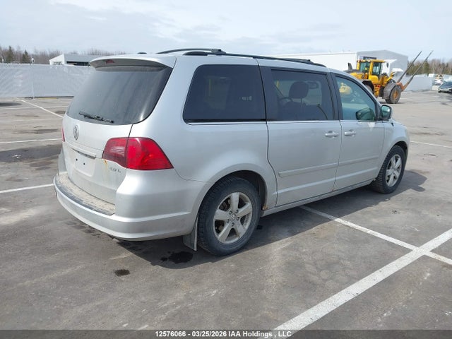 12576066 :رقم المزاد ، 2V4RW3DX4AR260915 vin ، 2010 Volkswagen Routan مزاد بيع