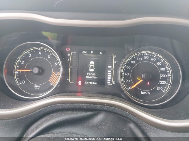 1C4PJMCS8FW520453 Jeep Cherokee Latitude