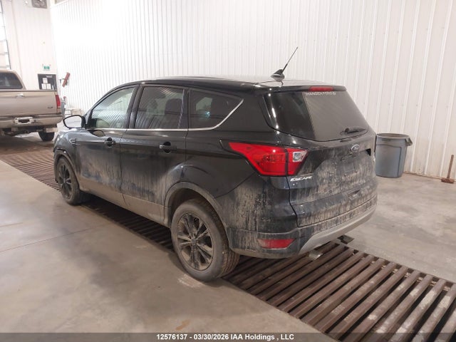 Продаж на аукціоні авто 2019 Ford Escape Se, vin: 1FMCU9GD3KUC13305, номер лоту: 12576137