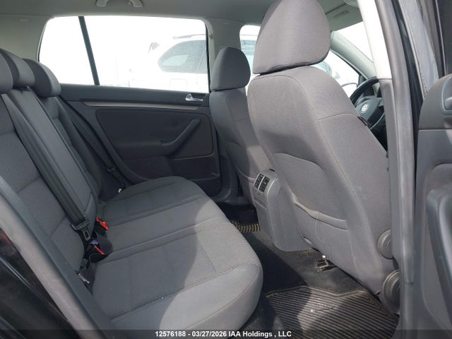 12576188 :رقم المزاد ، WVWDR71K87W110012 vin ، 2007 Volkswagen Rabbit 5-door مزاد بيع