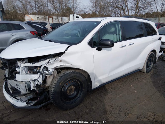 Продажа на аукционе авто 2022 Toyota Sienna Xse 7-passenger, vin: 5TDGRKEC9NS096458, номер лота: 12576246