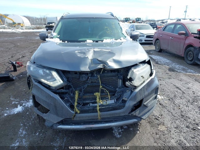 5N1AT2MV7JC706990 Nissan Rogue Sv/sl