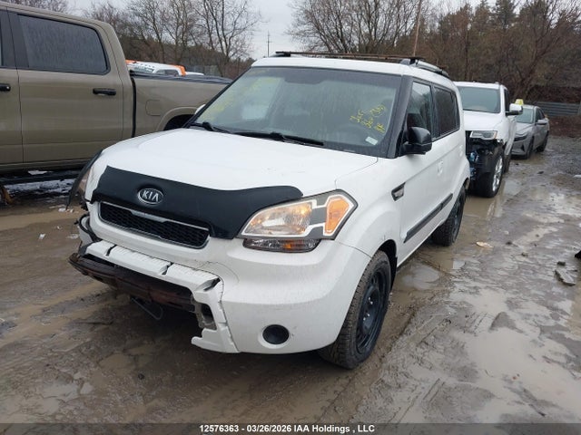 12576363 :رقم المزاد ، KNDJT2A25A7152937 vin ، 2010 Kia Soul +/!/sport مزاد بيع