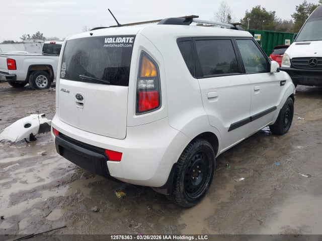 12576363 :رقم المزاد ، KNDJT2A25A7152937 vin ، 2010 Kia Soul +/!/sport مزاد بيع