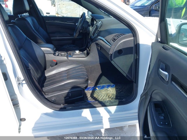 Продажа на аукционе авто 2022 Chrysler 300 S, vin: 2C3CCAGG0NH154700, номер лота: 12576364