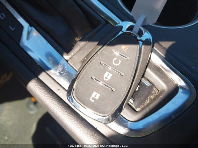 2GNAXUEV1N6117653 Chevrolet EQUINOX LT