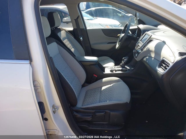 2GNAXUEV1N6117653 Chevrolet EQUINOX LT