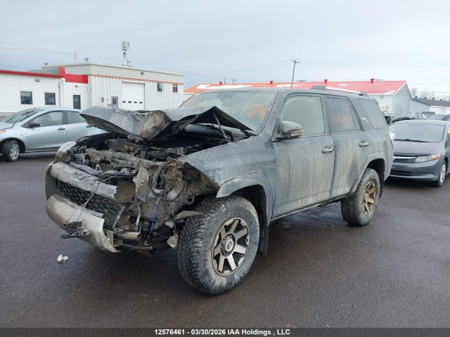 12576461 :رقم المزاد ، JTEBU5JR2J5494935 vin ، 2018 Toyota 4runner Sr5 مزاد بيع