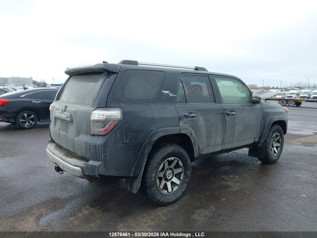 12576461 :رقم المزاد ، JTEBU5JR2J5494935 vin ، 2018 Toyota 4runner Sr5 مزاد بيع