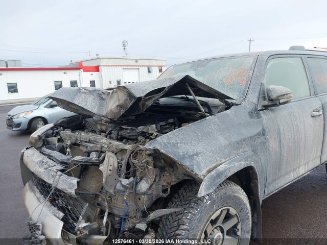 12576461 :رقم المزاد ، JTEBU5JR2J5494935 vin ، 2018 Toyota 4runner Sr5 مزاد بيع