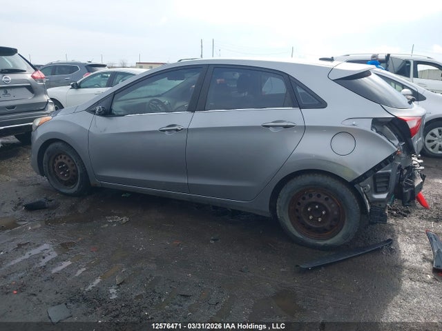2013 Hyundai Elantra Gt Gl მანქანა იყიდება აუქციონზე, vin: KMHD25LE5DU109922, აუქციონის ნომერი: 12576471