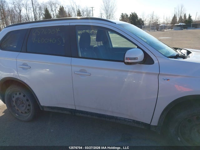 JA4JZ3AX3FZ600405 Mitsubishi Outlander