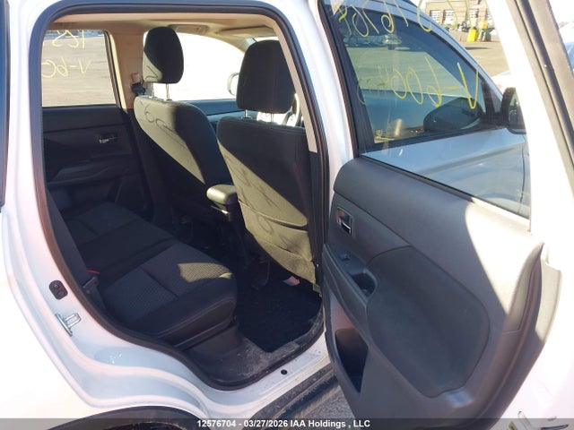 JA4JZ3AX3FZ600405 Mitsubishi Outlander