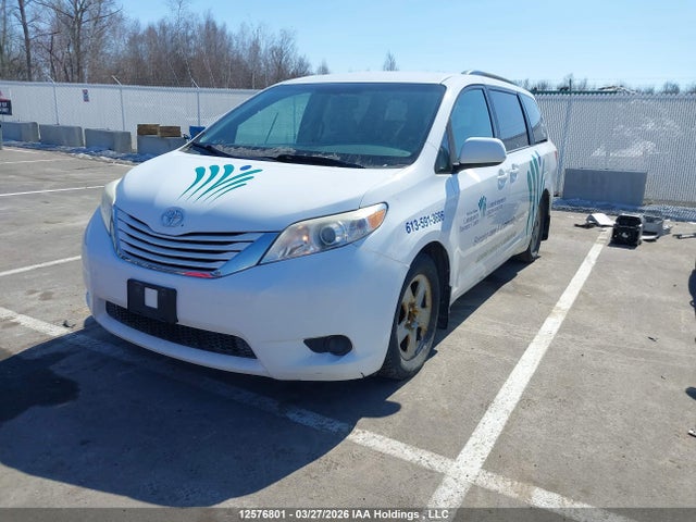 Aukcja sprzedaży 2015 Toyota Sienna Le, vin: 5TDKK3DC8FS608234, numer aukcji: 12576801