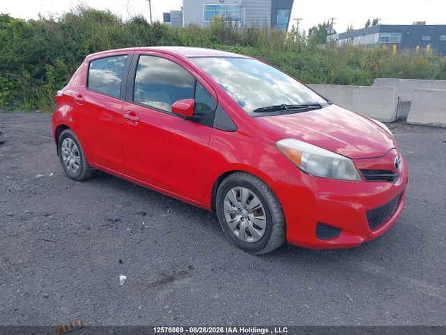 12576869 :رقم المزاد ، JTDKTUD39DD557547 vin ، 2013 Toyota Yaris مزاد بيع