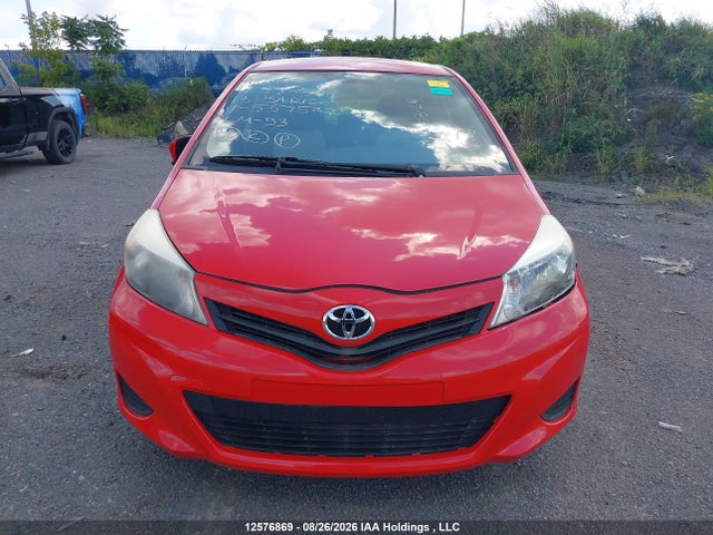 12576869 :رقم المزاد ، JTDKTUD39DD557547 vin ، 2013 Toyota Yaris مزاد بيع