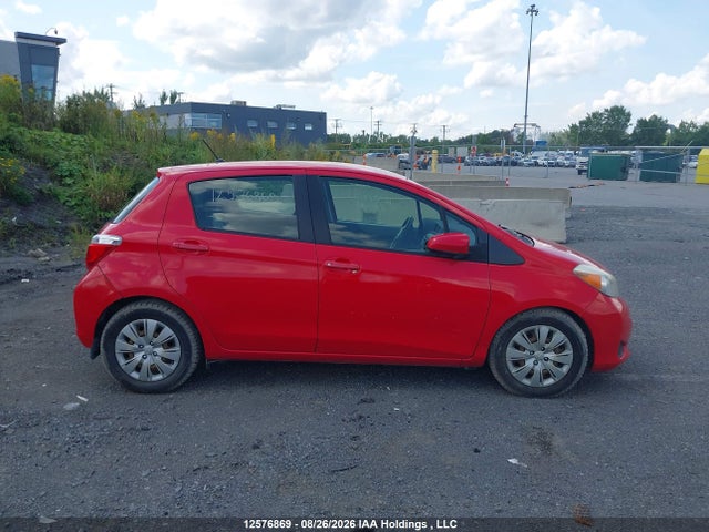 12576869 :رقم المزاد ، JTDKTUD39DD557547 vin ، 2013 Toyota Yaris مزاد بيع