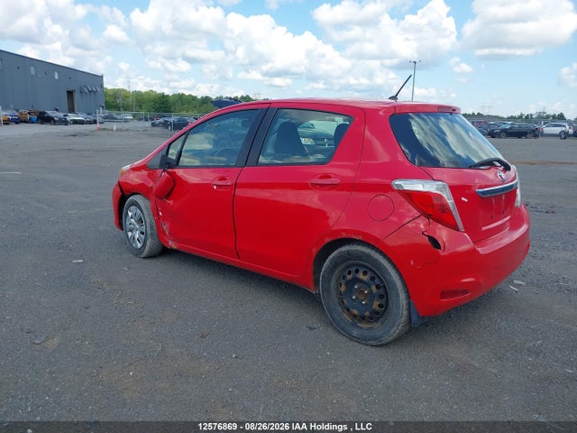 12576869 :رقم المزاد ، JTDKTUD39DD557547 vin ، 2013 Toyota Yaris مزاد بيع