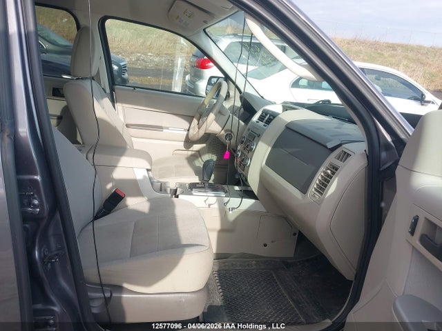 12577096 :رقم المزاد ، 1FMCU0DG9AKC74856 vin ، 2010 Ford Escape Xlt Automatic مزاد بيع